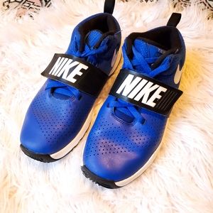 Nike Team Hustle Boys SZ 3